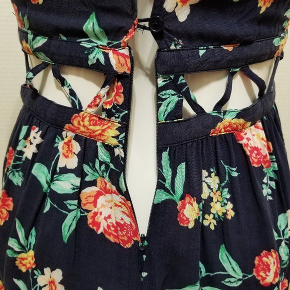 Nollie top Medium floral print cutout caged ladder inset flirty PacSun summer - Picture 8 of 10